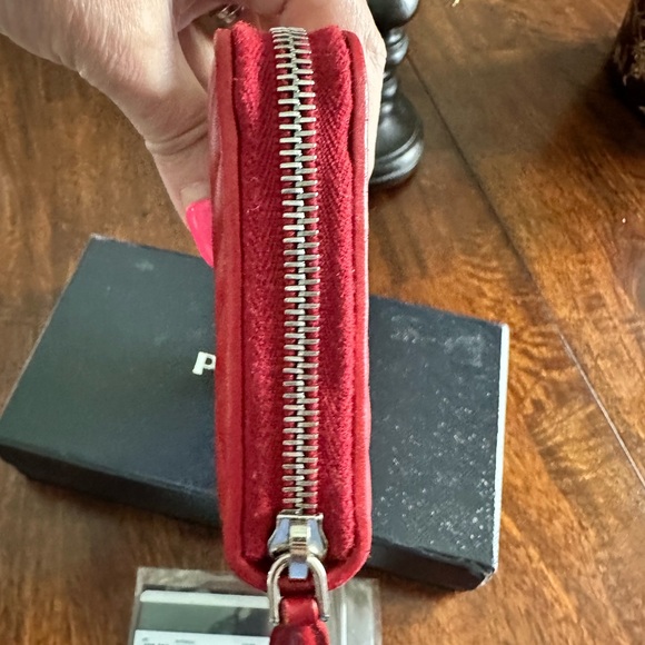 Authentic PRADA Red Calfskin V Diagramme Zippy Wallet RARE Stitched Leather - Picture 4 of 13